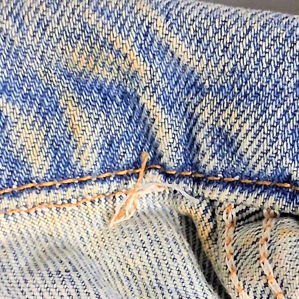 Amazing Levi's #77598 Women's Small Vintage Denim Truckers VBack Boxy Cut Jacket - Picture 10 of 16